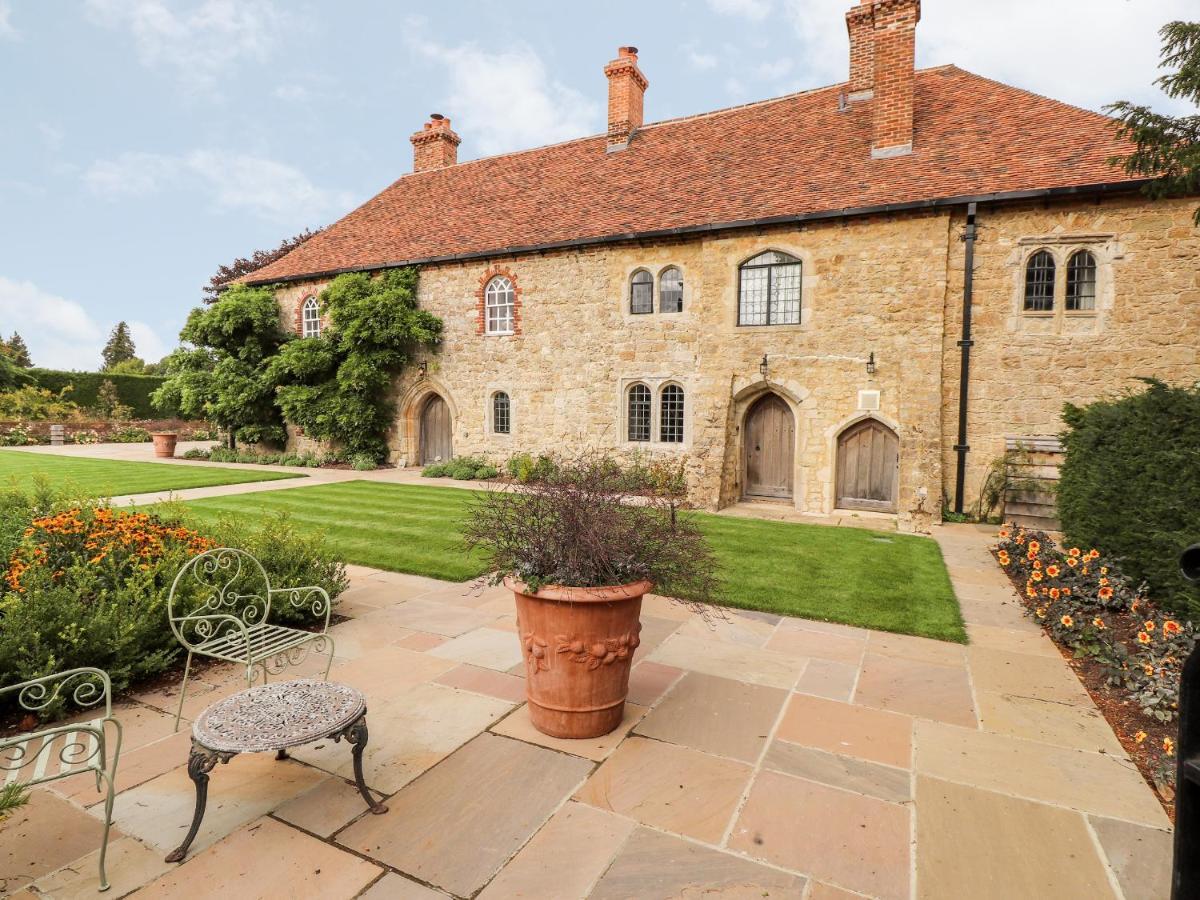 Battel Hall Maidstone Exterior photo